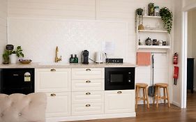Taree Cbd Cottage Apartments